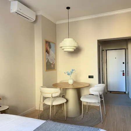 Cloud 9 Boutique By The Opera