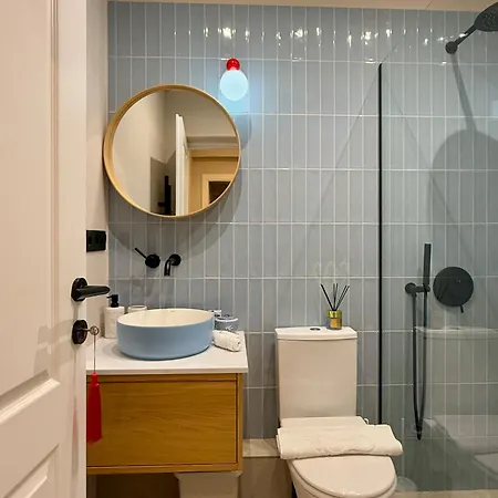 Cloud 9 Boutique By The Opera