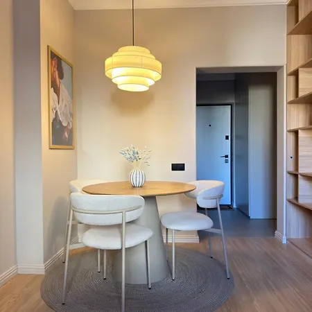 Cloud 9 Boutique By The Opera Apartment
