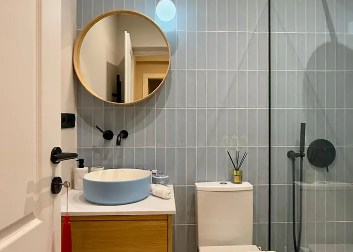 Cloud 9 Boutique By The Opera